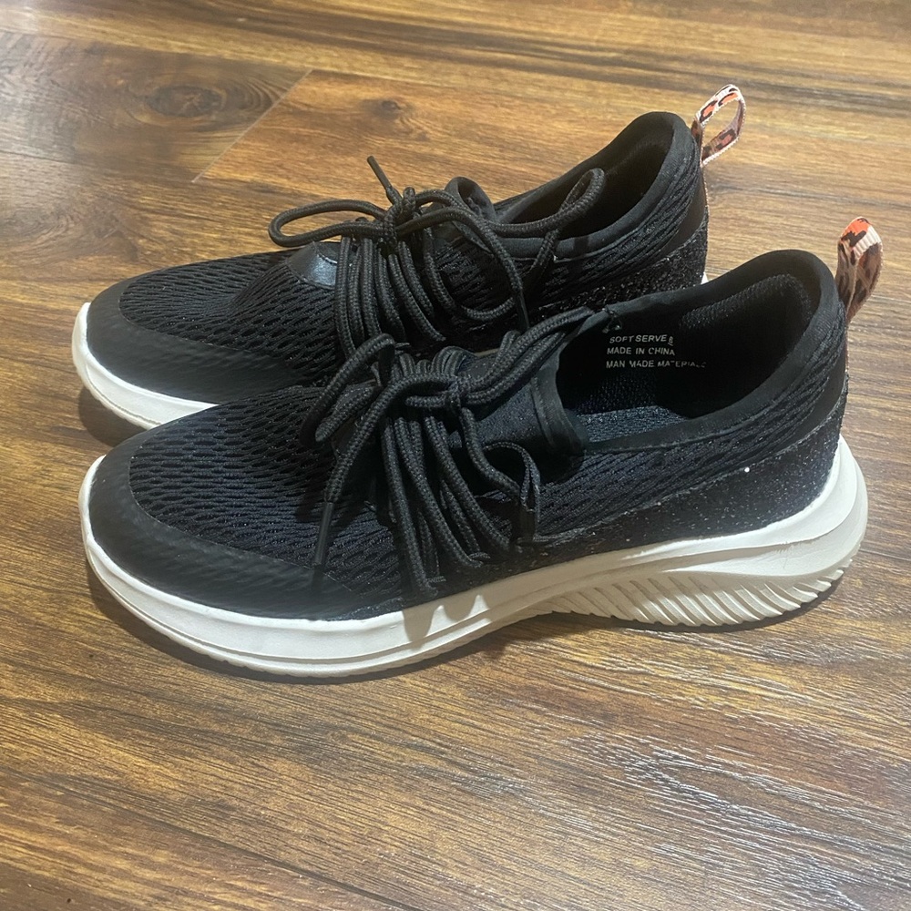 Corky’s Tennis Shoes size 6.5
